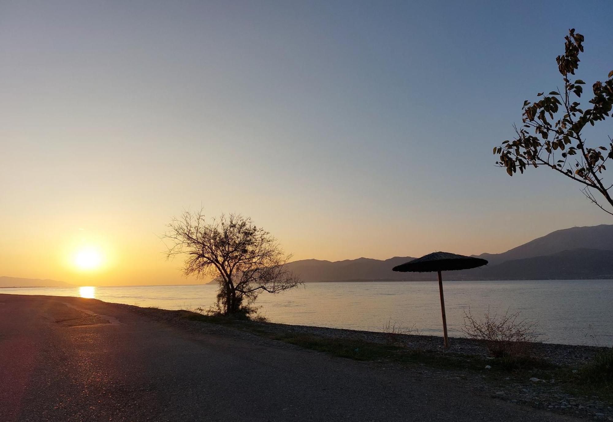 Santa Domenica Nafpaktos - Rooms And Apartments By The Sea Экстерьер фото